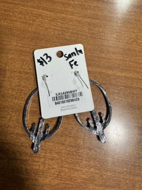 Sante Fe White Stone Earrings